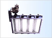 Electric rectangular shutter type regulating butterfly valve